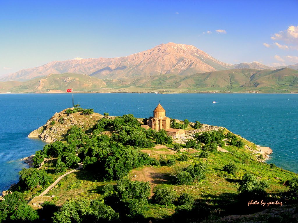 Akdamar Adası